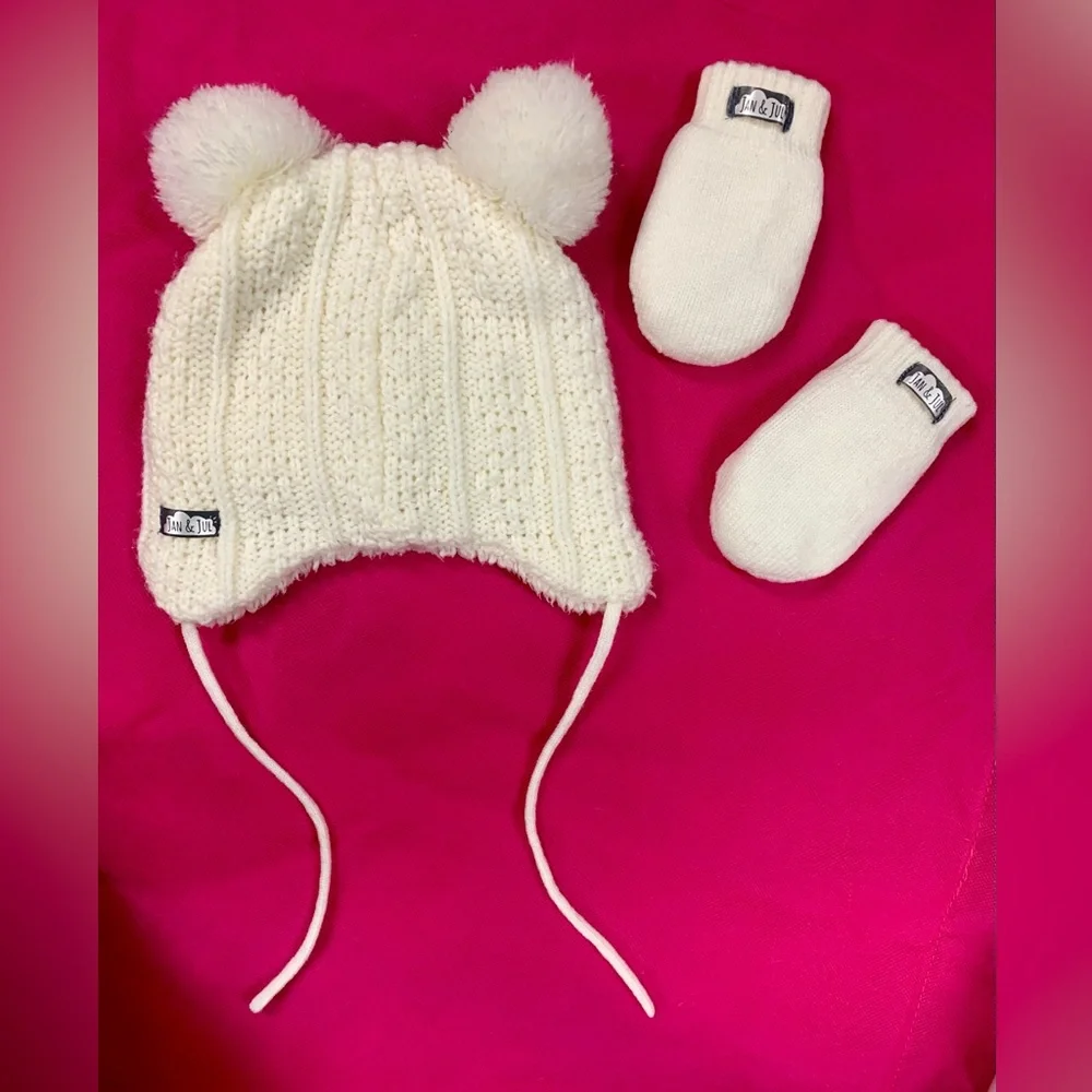 Jan and Jul Bear Hat and Mitten Set